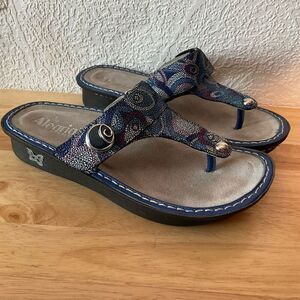 Alegria Woman’s Carina 852 Noche Flora Toe Wedge Texture Floral Size 40  EU/ 9US